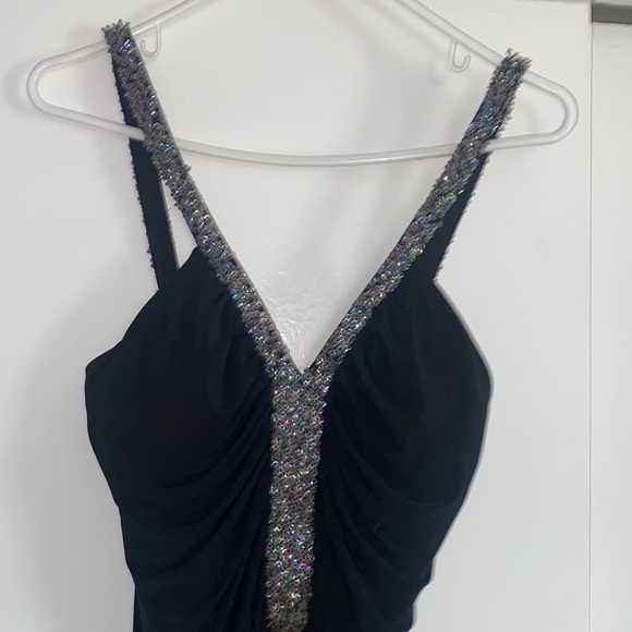 Black formal gown - Picture 2 of 5